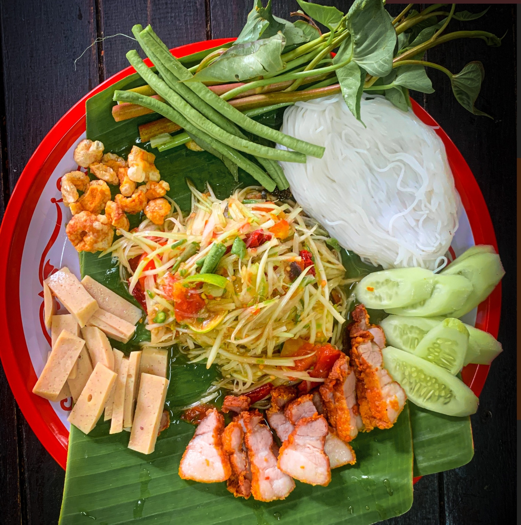 ตำถาดหมูทอด