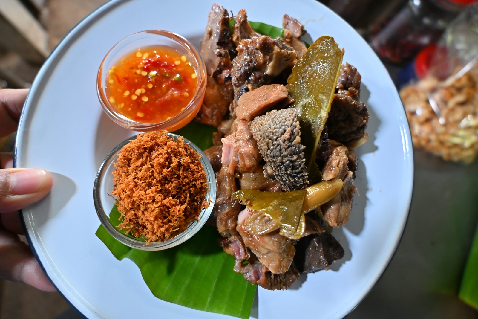 จิ๊นนึ่งพริกข่า